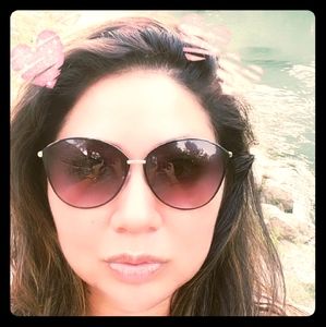 Meet your Posher, Rita